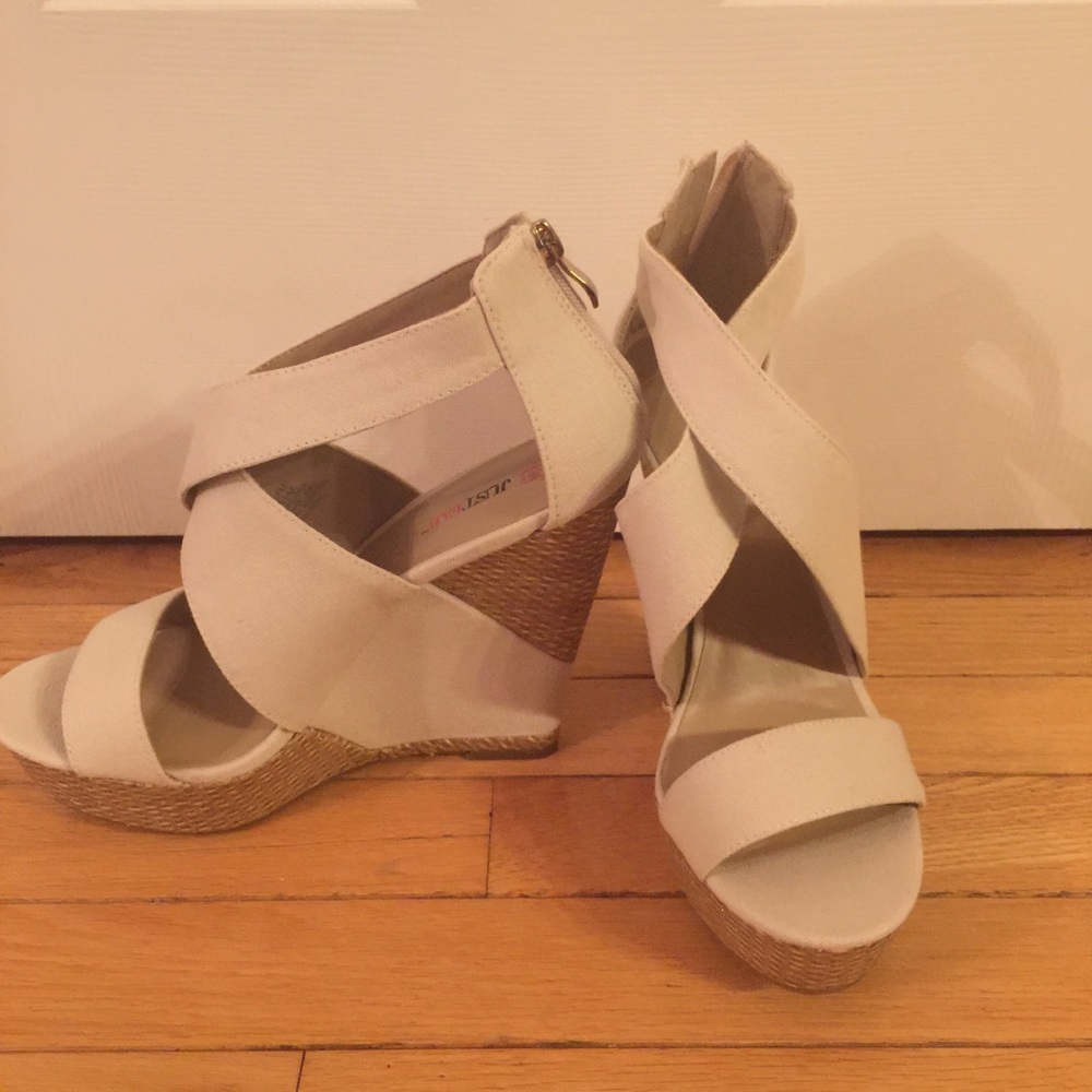 JustFab Belfast cream &tan zipper back wedges NWOT size 8 1/2 - Picture 2 of 8